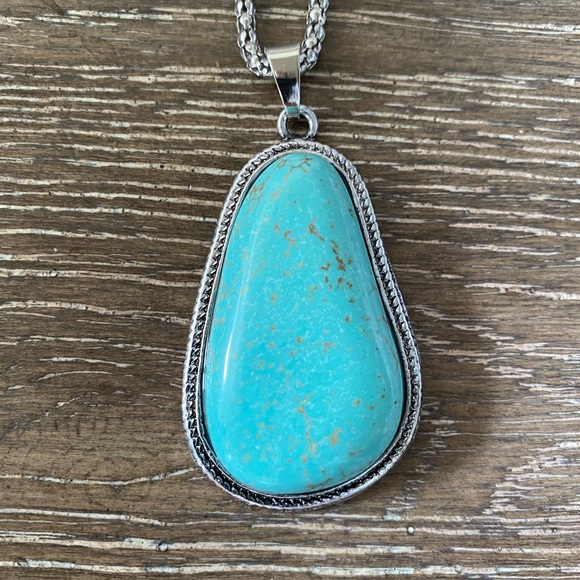 BOHEMIAN FROLIC PENDANT NECKLACE - Picture 4 of 5